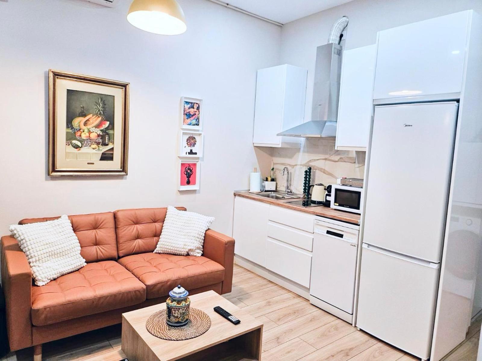 Acogedor Apartamento En Atocha By Bebalmy Madrid Exterior foto